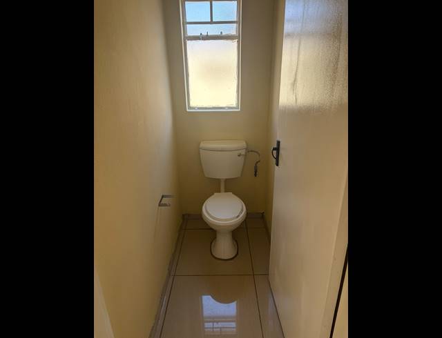 2 BEDROOM HOUSE FOR SALE IN ROSSLYN